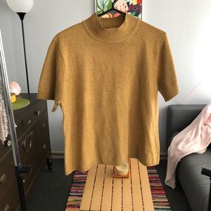 Speckled short sleeve sweater turtleneck
